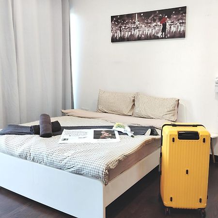 Almas Suites Poolview Netflix 100Mbps Bystay นุสาจายา ภายนอก รูปภาพ