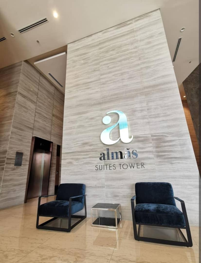 Almas Suites Poolview Netflix 100Mbps Bystay นุสาจายา ภายนอก รูปภาพ
