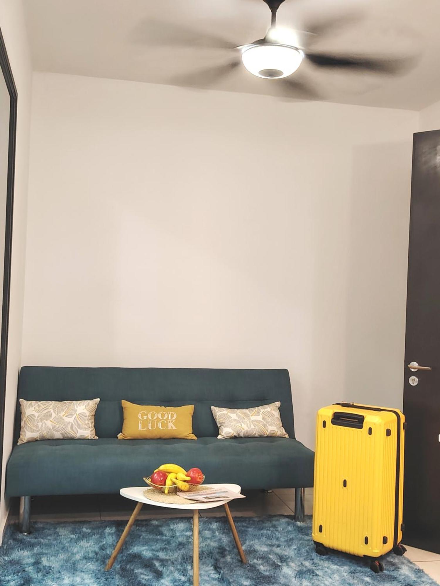 Almas Suites Poolview Netflix 100Mbps Bystay นุสาจายา ภายนอก รูปภาพ
