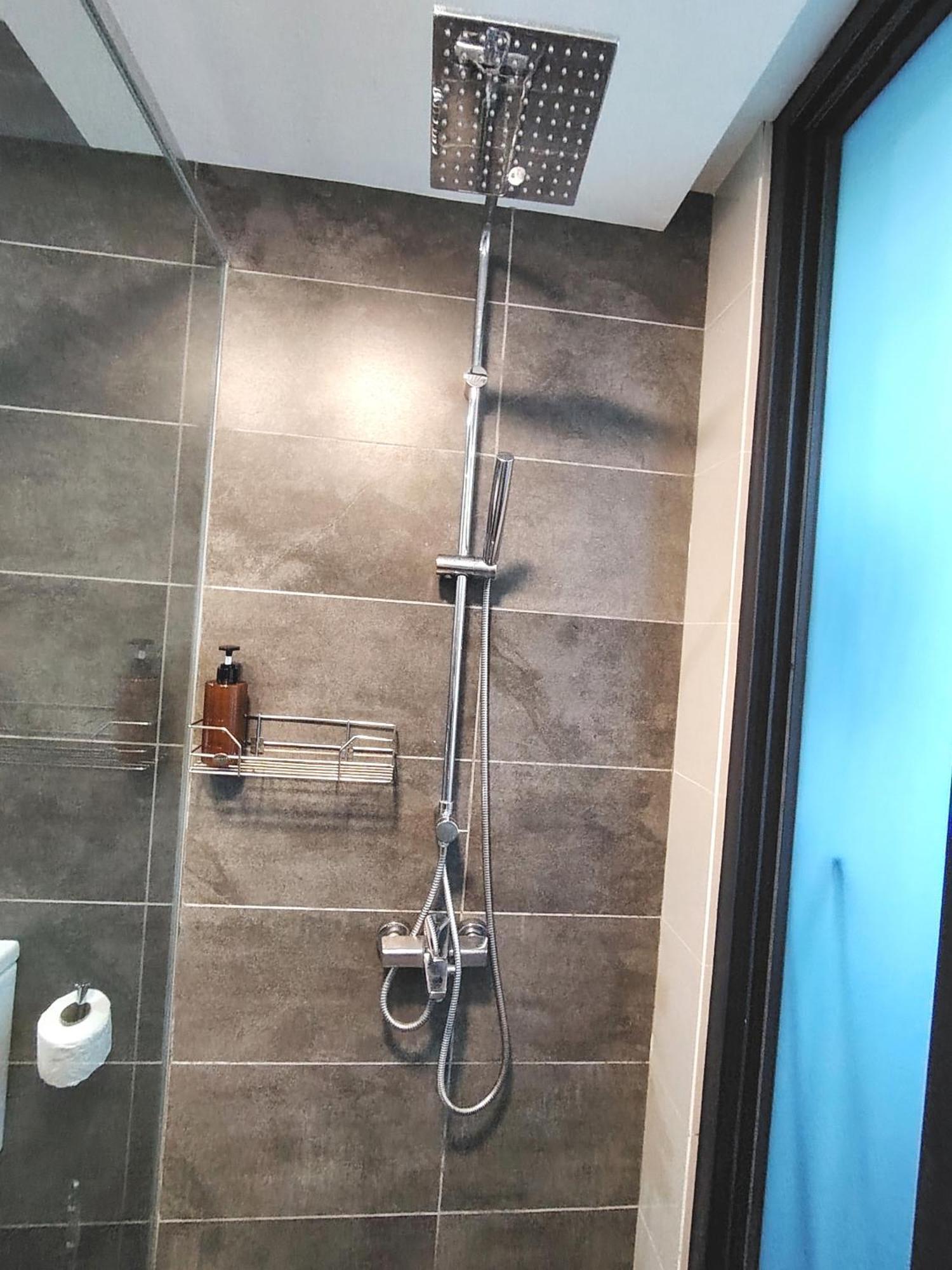 Almas Suites Poolview Netflix 100Mbps Bystay นุสาจายา ภายนอก รูปภาพ